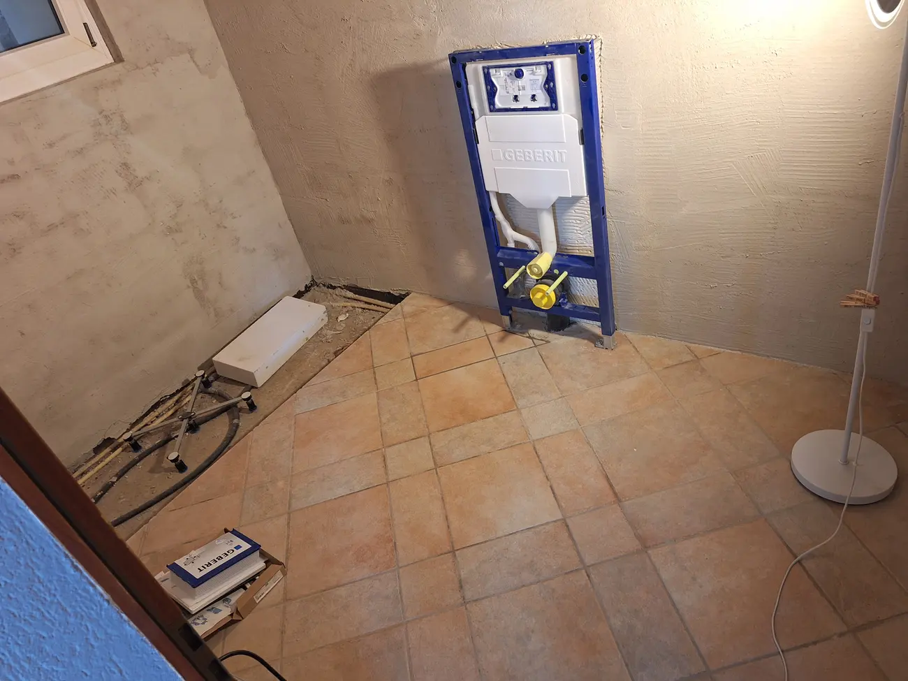 Installation du bâti-support pour WC suspendu